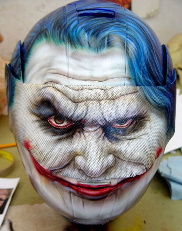 Custom Painted Joker from Batman Helmet - Fotorealismo