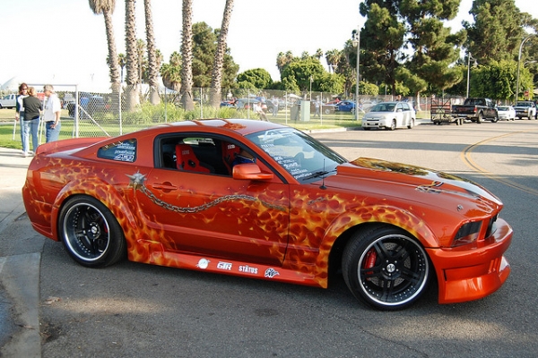 Tuning Mustang airbrushed