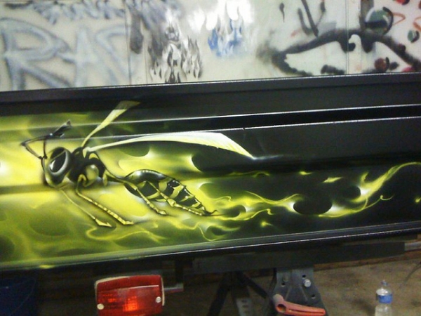 tailgate airbrushed yellowJacket 
