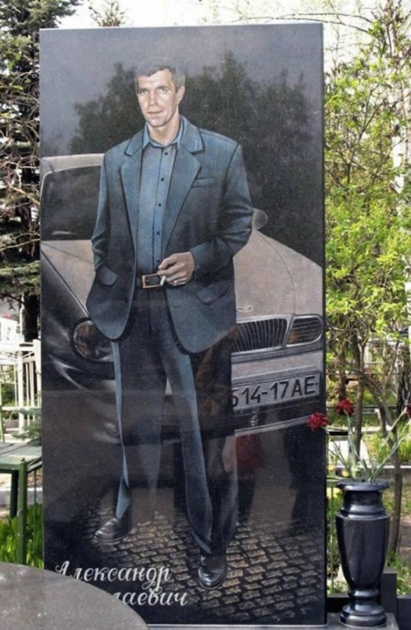 Russian mafia gravestones are completely insane... - Airbrush Murales