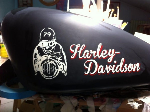 HARLEY PINSTRIPING - Airbrush Artwoks