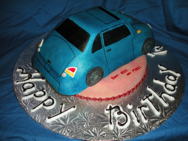 3-D Car cake by Wolfbay Cafe
