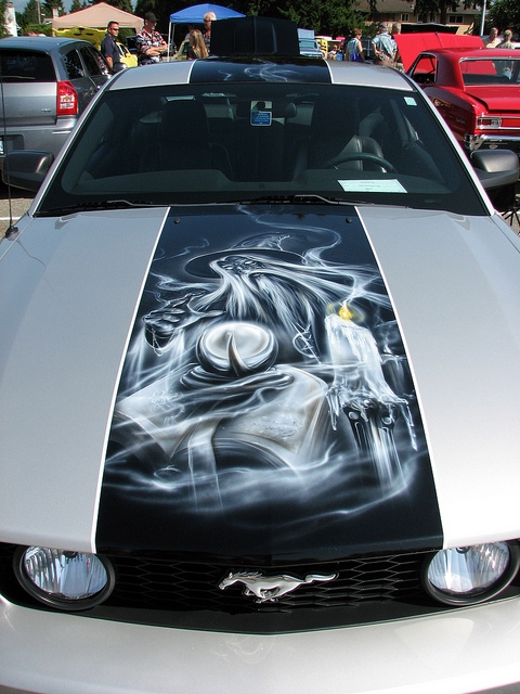 Ford Mustang hood art