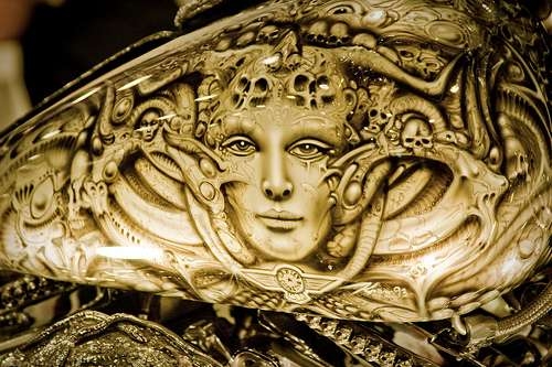 Amazing "Giger-Style" HD Tank