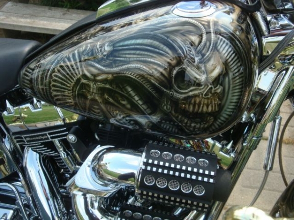 Harley Davidson Tank Giger Skull design