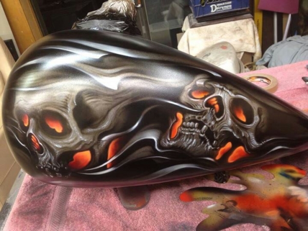 Skulls on Tank - Airbrush Artwoks