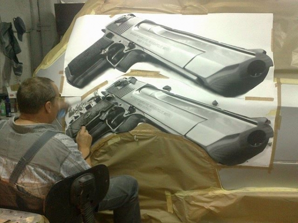 BMW E70 X5 Gets a .50 Desert Eagle Airbrushed on Its Side - Airbrush Step by Step