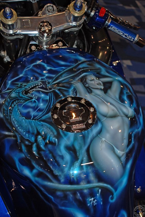 Blue tank, girls and dragon - Kustom Airbrush