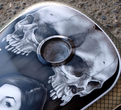 Pin up and skull - ☆ Custom Aérographie ☆ : ☆ Custom Aérographie ☆ - Photorealism