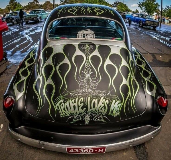 Old School Flames - Airbrush & Pinstriping
