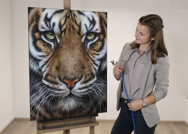 Realistische Kunst und Airbrushdesign | Portraits , Melina Wuggonig | Kärnten - Fotorealismo