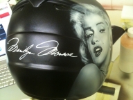 Marilyn on Helmet - Airbrush Artwoks