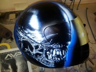 Alien on Helmet - Airbrush Artwoks