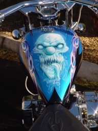 Skull on HD Tank - Airbrush Artwoks