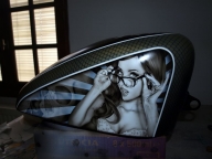 Airbrush Art on Harley Tank - Fotorealismo