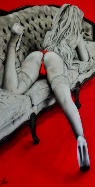 Girl on couch - Pinups