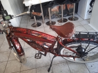 Mon v&eacute;lo &eacute;lectrique rouge &ndash; Raymond Planchat peintre a&eacute;rographe cours de peinture vente - Airbrush Artwoks